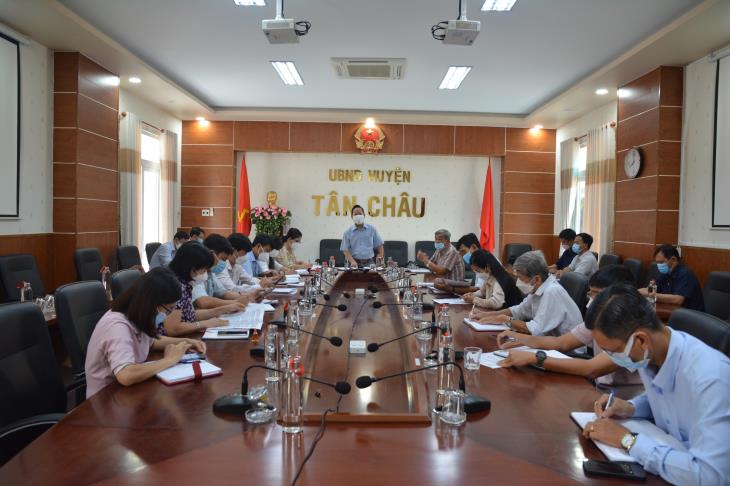 Ban kinh tế - xã hội HĐND huyện Tân Châu giám sát công tác rà soát điều tra hộ nghèo đối với UBND huyện Tân Châu